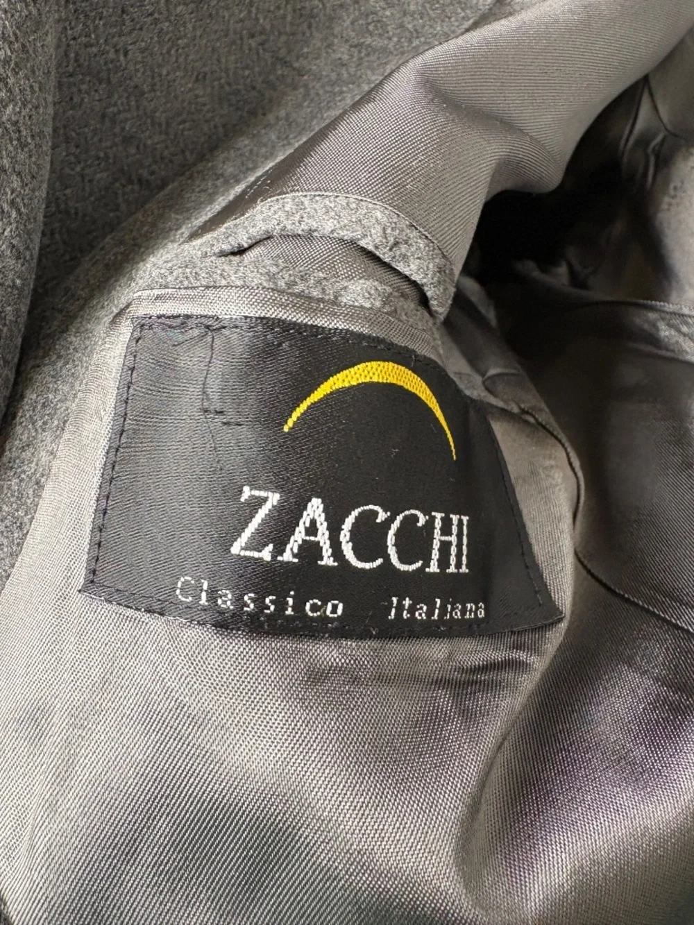 Zacchi Classico Italiana Mens Gray Suit Cashmere Feel USA Versace Like Buttons